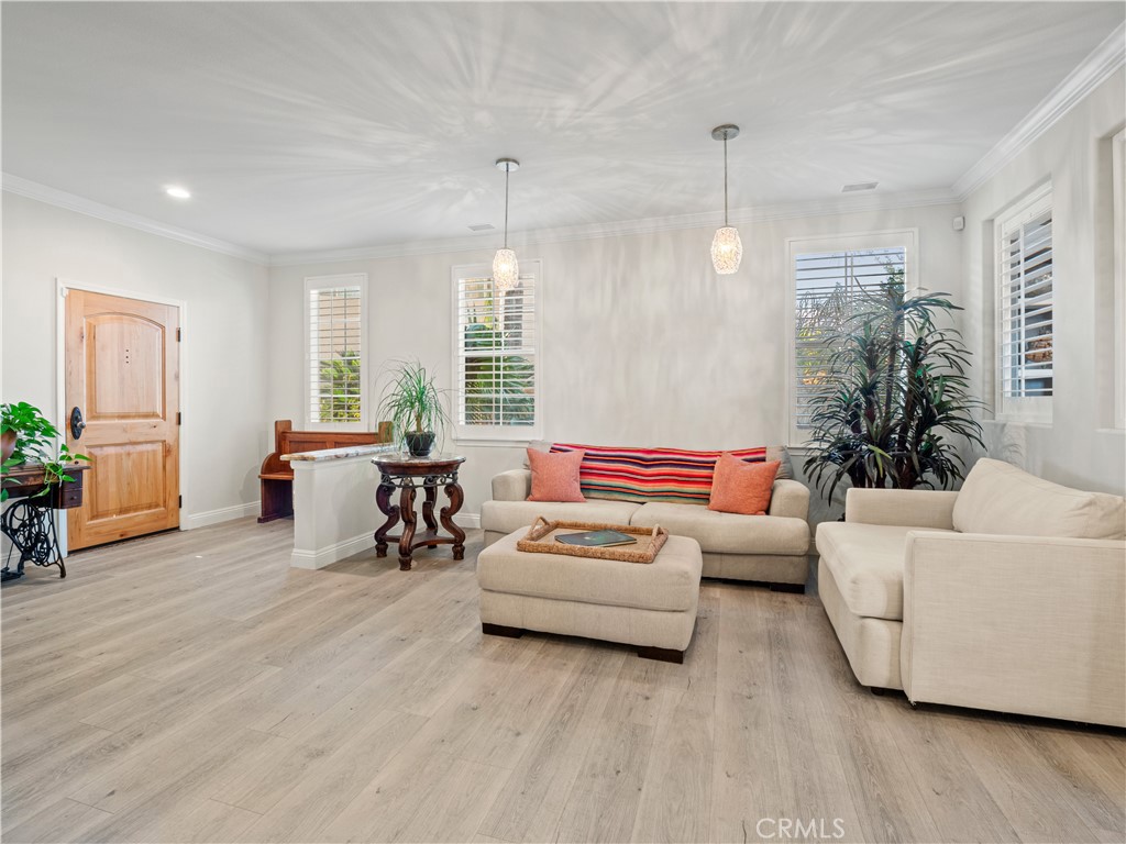 MLS #SR25253604 image #5