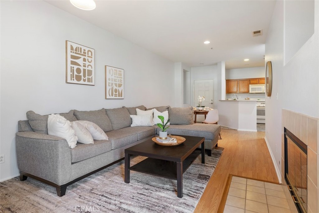 26426 Arboretum Way #806