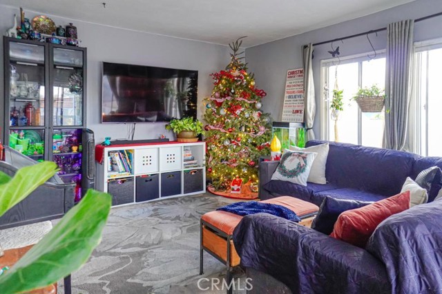 3915 E 11th Street, Long Beach CA: https://media.crmls.org/medias/ac44b041-31bd-4f98-b6d3-0bf6eab70f24.jpg