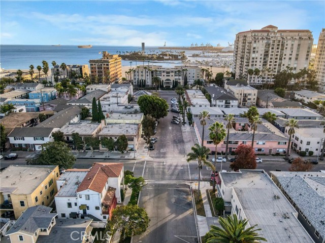 102 Bonito Avenue, Long Beach CA: https://media.crmls.org/medias/ac44d225-7eb7-45b1-9ad5-0f9b0213d5e6.jpg