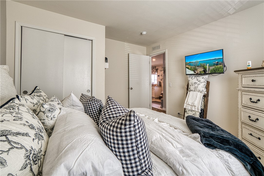 Detail Gallery Image 17 of 25 For 5020 Lakeshore Dr #19,  Lakeport,  CA 95453 - 3 Beds | 2 Baths