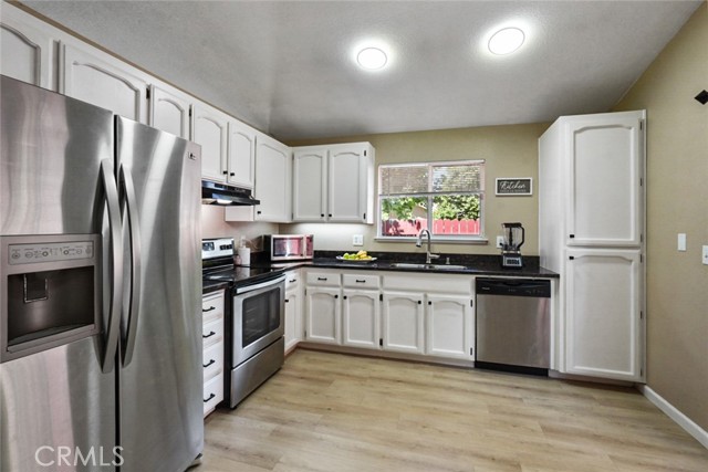 Detail Gallery Image 9 of 23 For 1787 Swenson Ct, Stockton,  CA 95206 - 3 Beds | 2 Baths