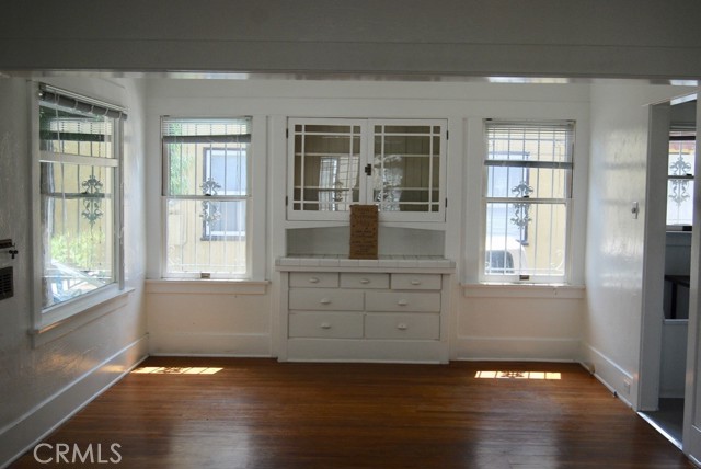 1734 E Florida Street, Long Beach CA: https://media.crmls.org/medias/ac461939-7552-4a9e-a89e-22d833cc771a.jpg