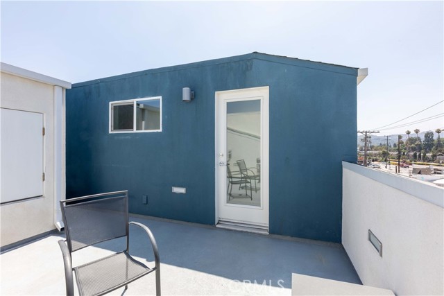 4831 Craner Avenue, North Hollywood CA: https://media.crmls.org/medias/ac48bf7b-b3cb-41db-9100-b127afaeaf97.jpg