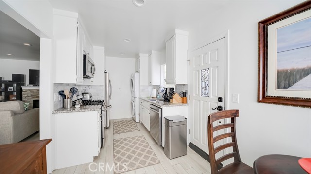 400 17th Street, Manhattan Beach, California 90266, 4 Bedrooms Bedrooms, ,2 BathroomsBathrooms,Residential,Sold,17th,SB21119391