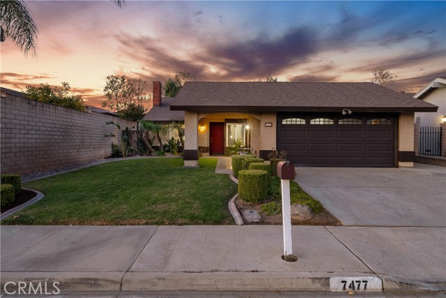 Detail Gallery Image 1 of 35 For 7477 Penwood Ln, Jurupa Valley,  CA 92509 - 3 Beds | 2 Baths