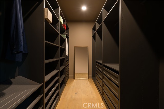 Detail Gallery Image 32 of 64 For 15719 Hartsook, Encino,  CA 91436 - 4 Beds | 4/1 Baths