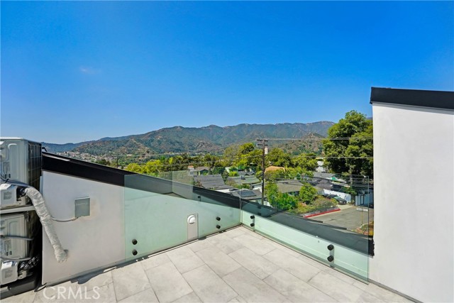 4036 Rosemont Avenue, Montrose CA: https://media.crmls.org/medias/ac4a07cf-9490-43a3-b3ba-9d1385bd1b35.jpg