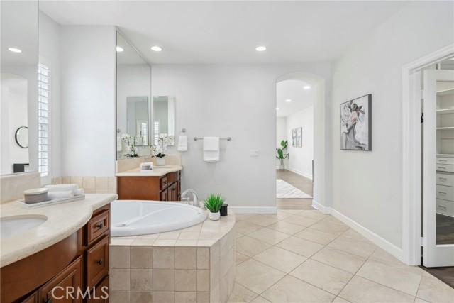 Detail Gallery Image 20 of 28 For 2850 N Stone Pine, Santa Ana,  CA 92706 - 4 Beds | 3/1 Baths