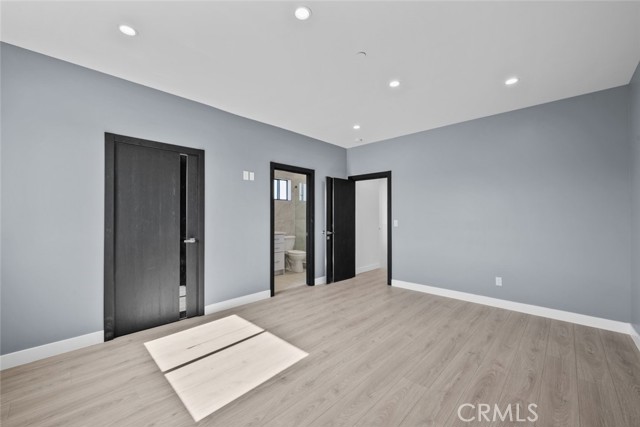 Detail Gallery Image 28 of 39 For 12937 W Kilikia Dr, North Hollywood,  CA 91605 - 4 Beds | 4 Baths