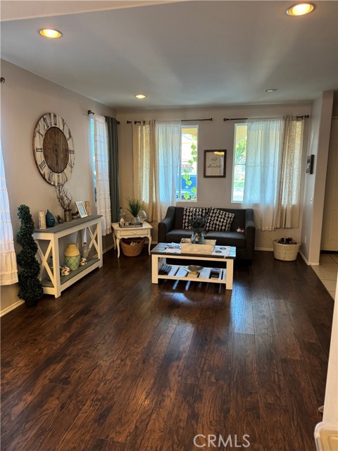 Detail Gallery Image 2 of 29 For 4300 Cloudywing, Hemet,  CA 92545 - 5 Beds | 3 Baths