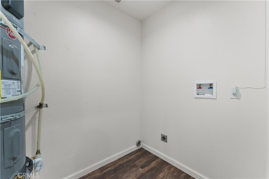 https://media.crmls.org/medias/ac4b3e82-998a-434b-bf9e-2af5010fabde.jpg?preset=X-Large