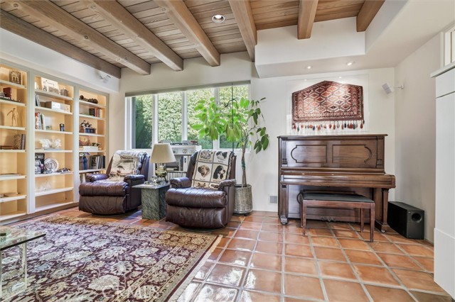 Detail Gallery Image 16 of 44 For 860 Skyline Dr, San Luis Obispo,  CA 93405 - 3 Beds | 3/1 Baths