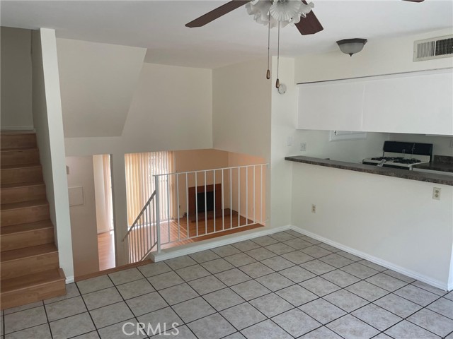 Detail Gallery Image 8 of 18 For 9740 Sepulveda Bld #18,  North Hills,  CA 91343 - 3 Beds | 3 Baths