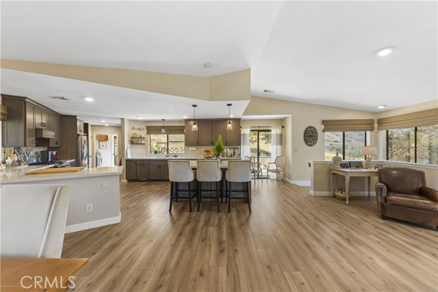 Detail Gallery Image 6 of 70 For 2103 Margarita Glen, Fallbrook,  CA 92028 - 6 Beds | 3/2 Baths