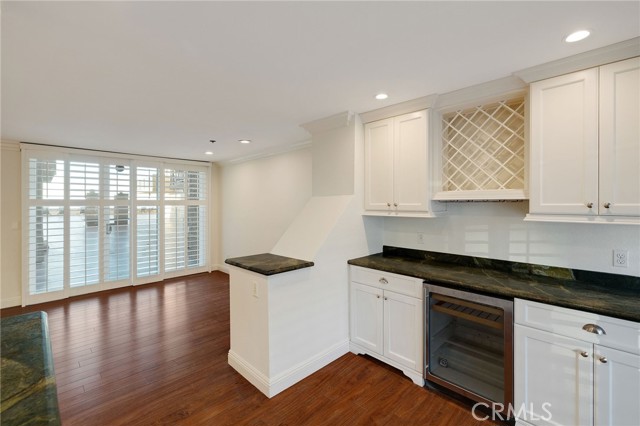 Detail Gallery Image 14 of 44 For 555 Esplanade #320,  Redondo Beach,  CA 90277 - 2 Beds | 2 Baths