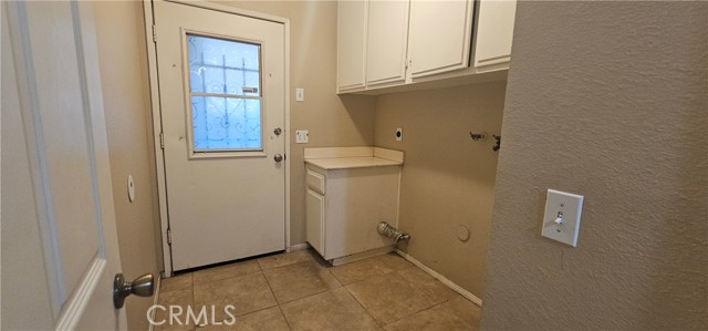 Image 4 of 5 For 1555 Rexford Drive