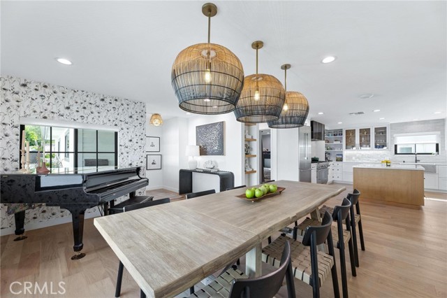 Detail Gallery Image 4 of 59 For 1707 10th St, Manhattan Beach,  CA 90266 - 4 Beds | 2/2 Baths
