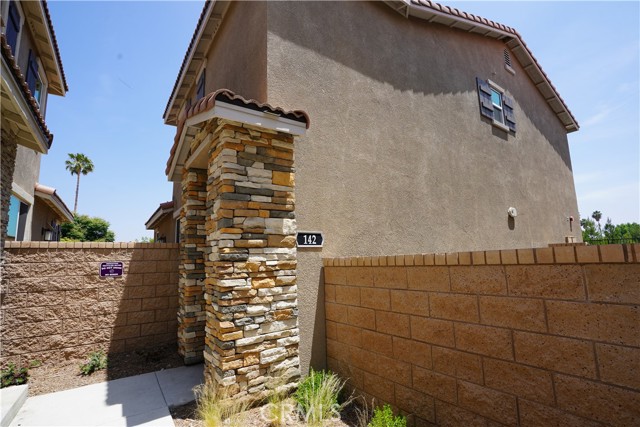 Detail Gallery Image 3 of 27 For 142 Trellis Ct, Perris,  CA 92571 - 5 Beds | 3 Baths