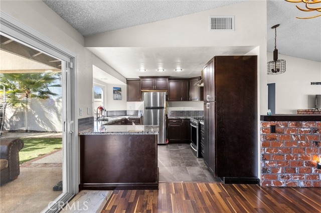 Detail Gallery Image 7 of 40 For 24137 Pleasant Run Rd, Moreno Valley,  CA 92557 - 3 Beds | 2 Baths