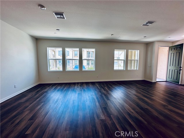4255 S Hermosa Paseo, Ontario CA: https://media.crmls.org/medias/ac4f08bf-13b4-4fbb-81cc-3fb946b61236.jpg