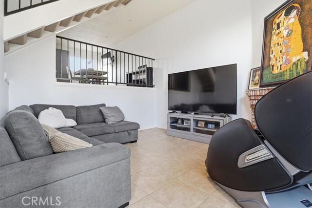 Detail Gallery Image 3 of 43 For 14325 Foothill #9,  Sylmar,  CA 91342 - 2 Beds | 2/1 Baths