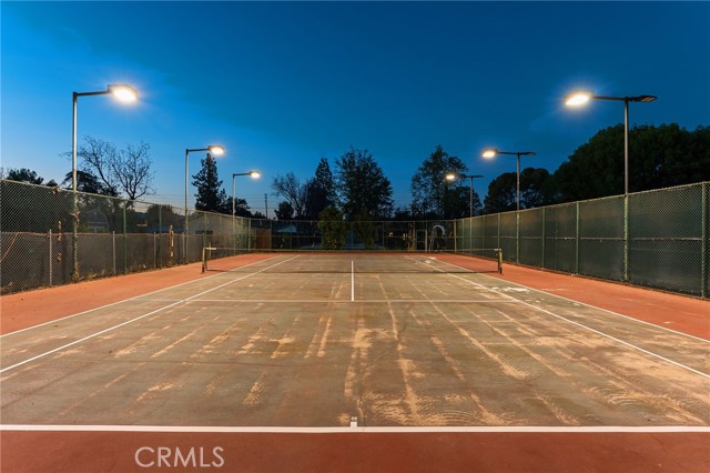 Detail Gallery Image 3 of 42 For 22963 Collins St, Woodland Hills,  CA 91367 - 5 Beds | 3 Baths