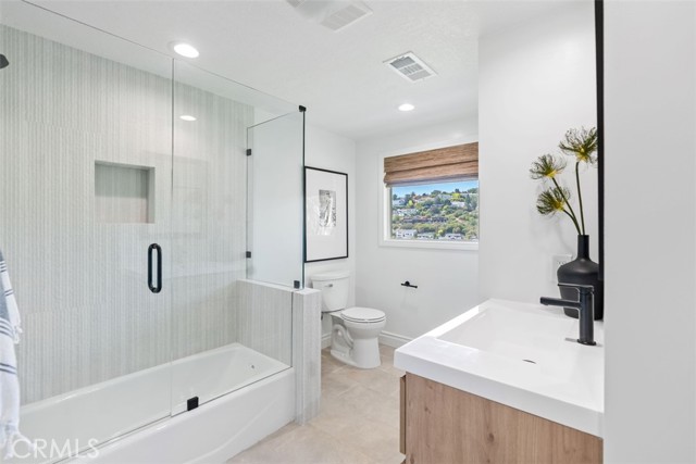 1056 Madison Place, Laguna Beach CA: https://media.crmls.org/medias/ac4f6b8c-9421-498d-8bba-cabe67e53dc8.jpg