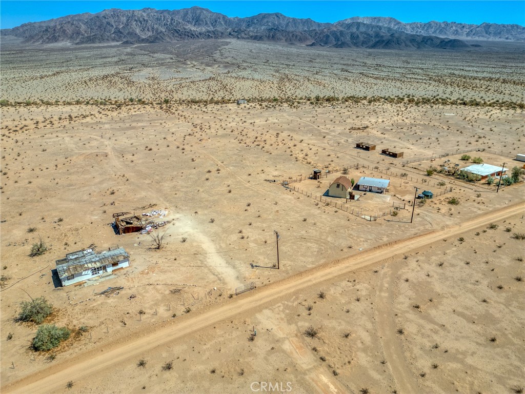 https://media.crmls.org/medias/ac4fd330-8677-4290-b768-55a8d7546512.jpg?preset=X-Large