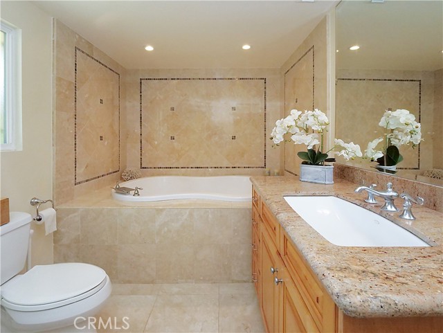 Detail Gallery Image 15 of 22 For 7030 Crest Rd, Rancho Palos Verdes,  CA 90275 - 5 Beds | 4 Baths