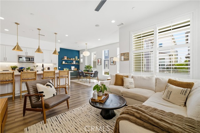 Detail Gallery Image 9 of 39 For 2112 Tidewater Cir, Costa Mesa,  CA 92627 - 3 Beds | 3 Baths