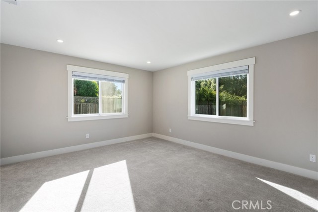 Image 24 of 36 For 60 Loma Vista