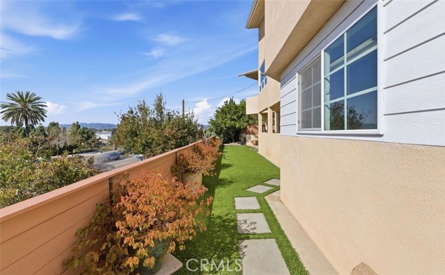 Detail Gallery Image 35 of 40 For 12317 Navy Street, Los Angeles,  CA 90066 - 3 Beds | 3 Baths