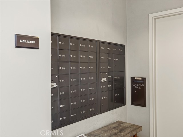 Detail Gallery Image 34 of 55 For 920 Granite Dr #213,  Pasadena,  CA 91101 - 2 Beds | 2/1 Baths