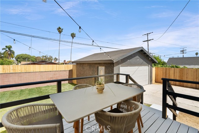5732 Hillcrest Drive, Los Angeles CA: https://media.crmls.org/medias/ac520efe-b0e3-45eb-959c-5535f5abff84.jpg