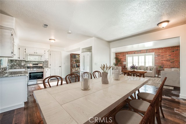 59278 Road 601, Ahwahnee CA: https://media.crmls.org/medias/ac52ec26-294f-4ac8-b7f6-834b5957cbd7.jpg