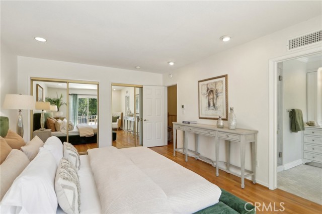 5347 Hinton Avenue, Woodland Hills CA: https://media.crmls.org/medias/ac53bf09-8c39-4100-9a1a-7486c3753917.jpg