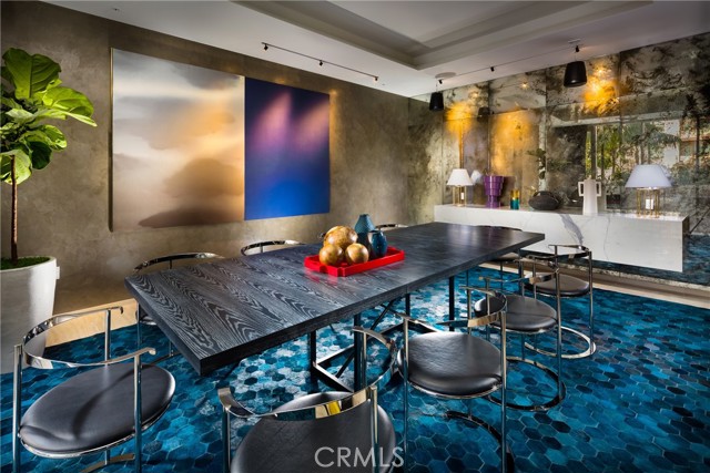 1050 S Grand Avenue, Los Angeles CA: https://media.crmls.org/medias/ac552a84-faf3-46ff-b38a-06e408a00991.jpg