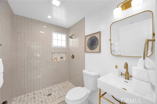 3306 San Anseline Avenue, Long Beach CA: https://media.crmls.org/medias/ac55c12e-1a11-4c2d-9e75-f1ffbe45c34e.jpg