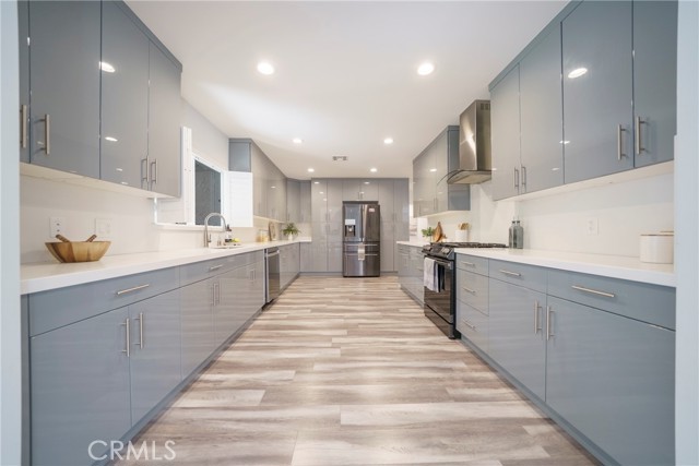 Detail Gallery Image 19 of 57 For 22046 Kinzie St, Chatsworth,  CA 91311 - 3 Beds | 3 Baths