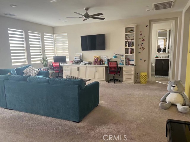 71 Cartwheel, Irvine CA: https://media.crmls.org/medias/ac564499-e51f-4a6f-8adc-28e93c7e9766.jpg