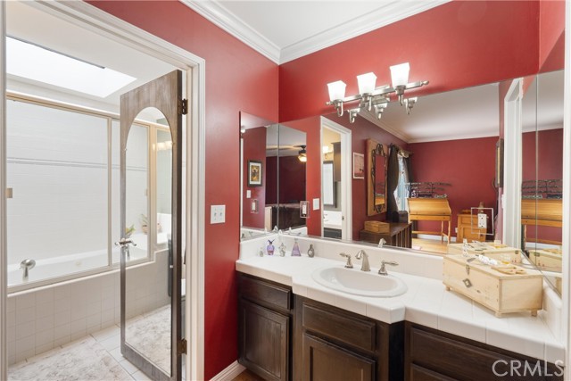 729 Longfellow Avenue, Hermosa Beach CA: https://media.crmls.org/medias/ac5674aa-27be-49af-ab47-4ba3c7230e36.jpg