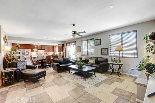 Detail Gallery Image 7 of 36 For 34440 Fawn Ridge Pl, Yucaipa,  CA 92399 - 5 Beds | 3 Baths