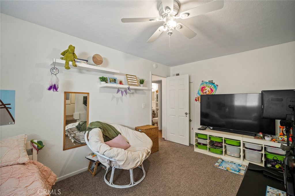 https://media.crmls.org/medias/ac56c5d5-dad7-4a0f-bc59-71230d3eb198.jpg?preset=X-Large