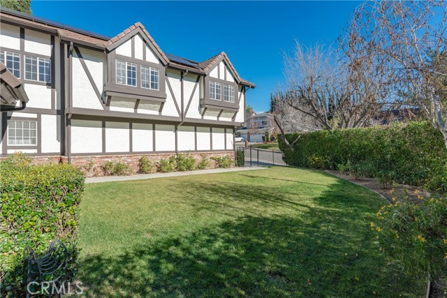 Detail Gallery Image 44 of 51 For 5501 Fairgrange Dr, Agoura Hills,  CA 91301 - 6 Beds | 3 Baths