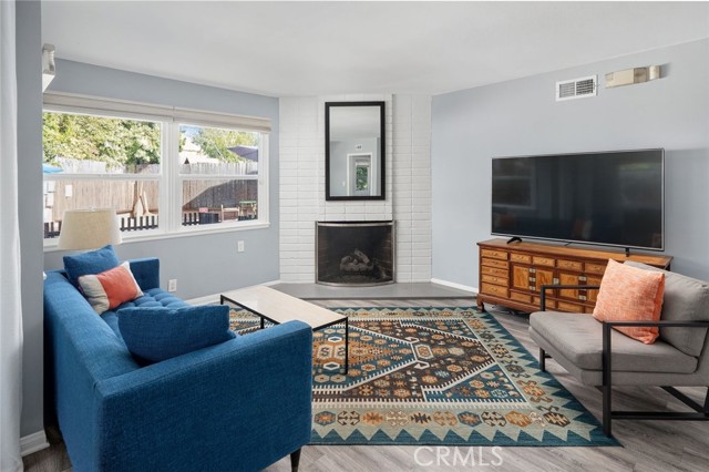 Detail Gallery Image 12 of 35 For 12543 Hartland St, North Hollywood,  CA 91605 - 3 Beds | 2 Baths