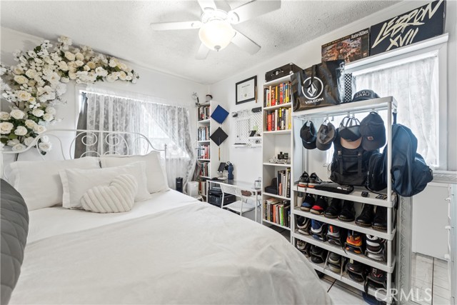 2424 West Boulevard, Los Angeles CA: https://media.crmls.org/medias/ac576b23-5191-496f-9208-9c9ab9663e12.jpg