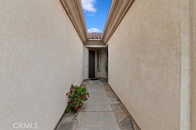 Detail Gallery Image 5 of 46 For 1592 Castle Pines Ln, Beaumont,  CA 92223 - 2 Beds | 2/1 Baths