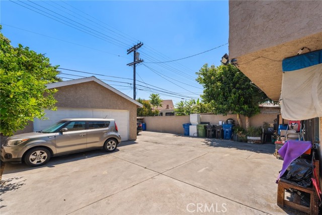 138 W Gage Avenue, Los Angeles CA: https://media.crmls.org/medias/ac58d4b4-5994-440f-b917-c798a284988d.jpg