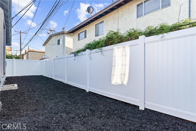 765 Loma Avenue, Long Beach CA: https://media.crmls.org/medias/ac58e97a-ee8c-493a-aa96-4239c58f4bfd.jpg
